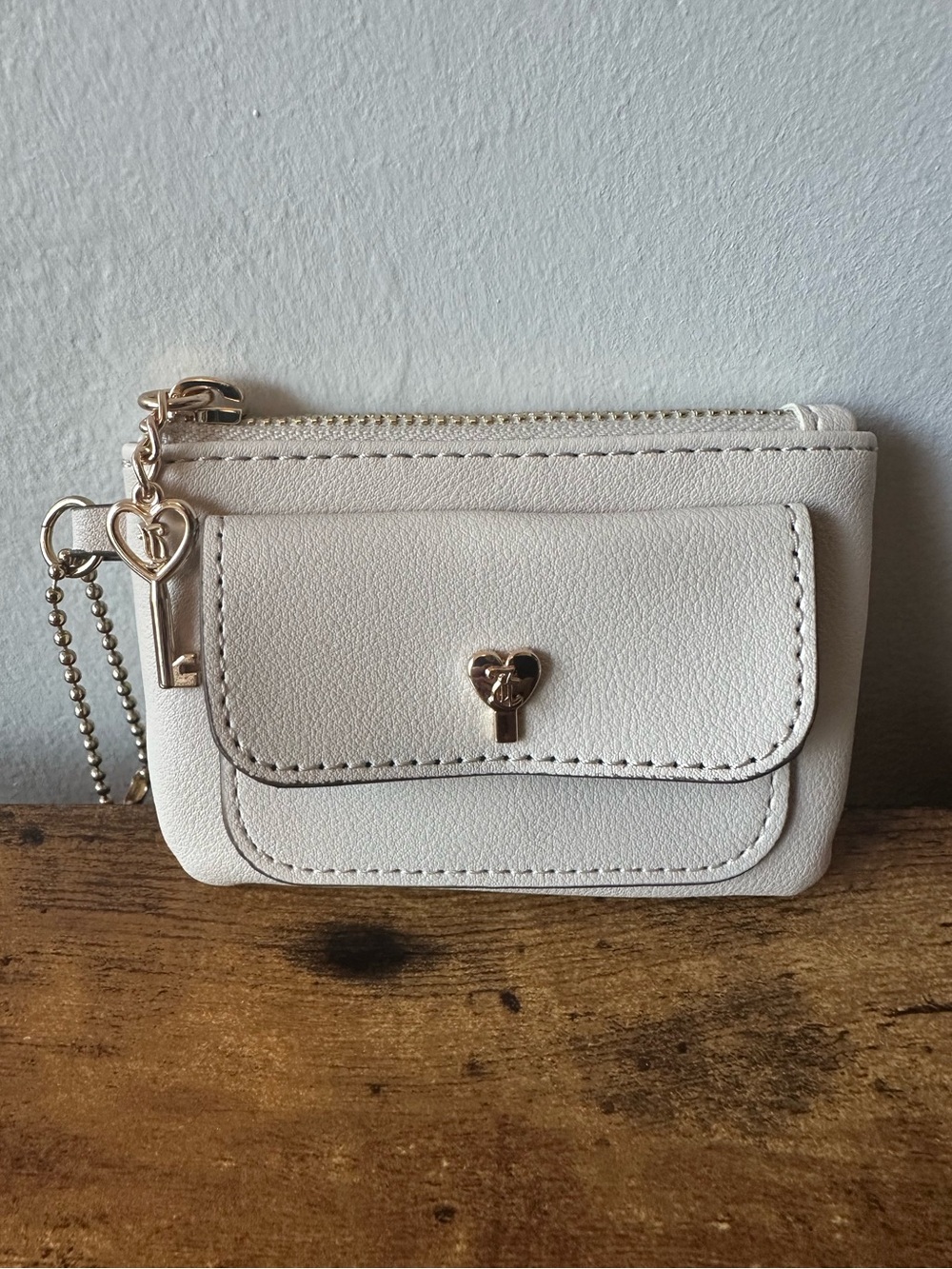 Juicy Couture Faux Leather Card Wallet Pouch Bag Charm Cream w/ Gold Charm NWOT